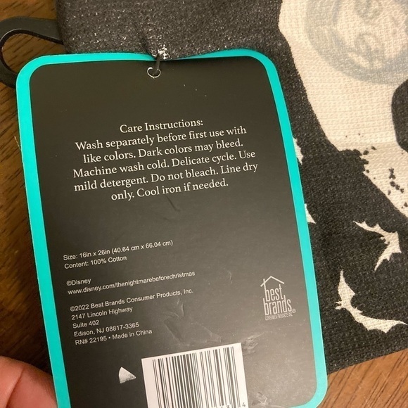 NWT! JACK SKELLINGTON with SALLY SERIOUSLY SPOOKY KITCHEN TOWELS SET OF 2 - Picture 3 of 6